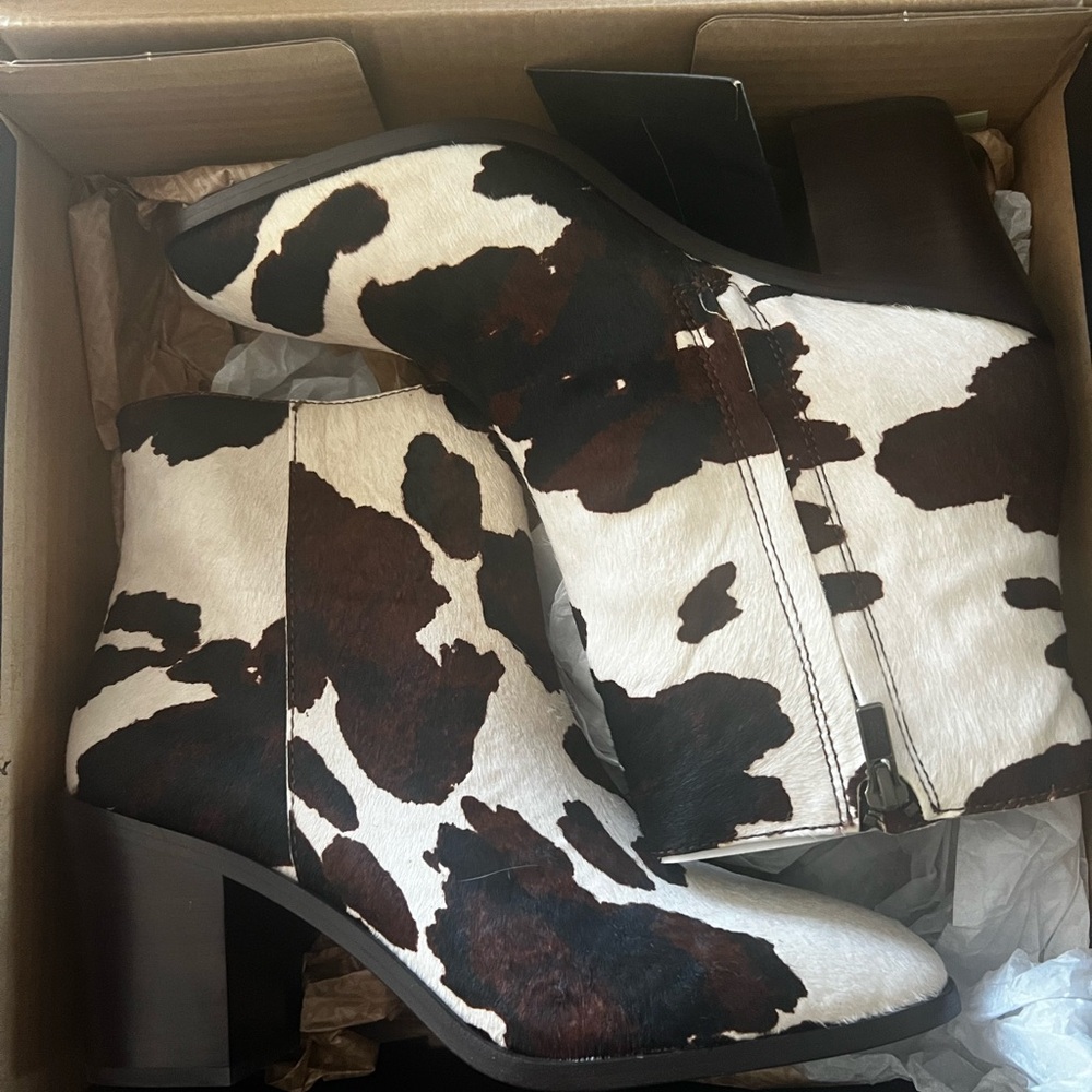 Frye Georgia Bootie Cowhide Pattern - Picture 4 of 5